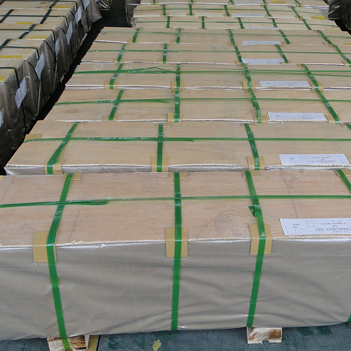 لماذا تحتوي صفائح الفولاذ المقاوم للصدأ على حفر؟